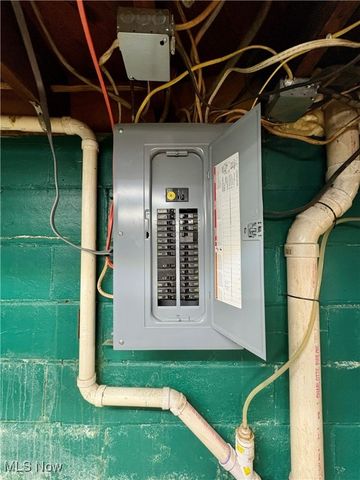 26 Elm Street, Bridgeport, OH 43912