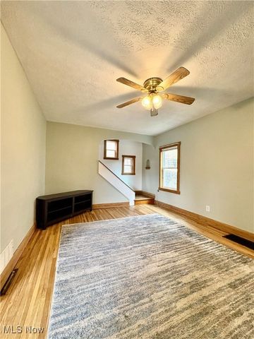 26 Elm Street, Bridgeport, OH 43912