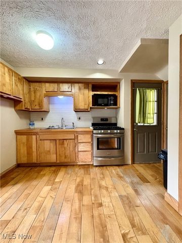 26 Elm Street, Bridgeport, OH 43912