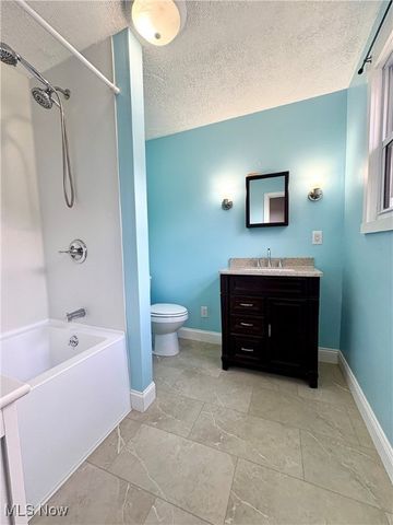 26 Elm Street, Bridgeport, OH 43912