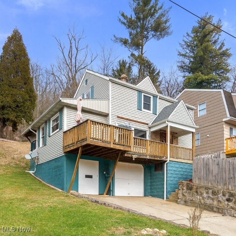 26 Elm Street, Bridgeport, OH 43912