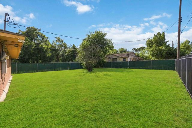 6202 Crane Street, Houston, TX 77026