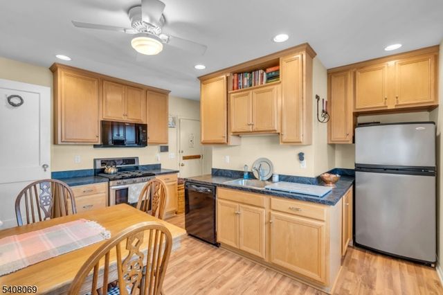 1136 Hillside Ave, Plainfield City, NJ 07060