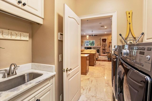 1220 PRESTIGE Point, Oviedo, FL 32765