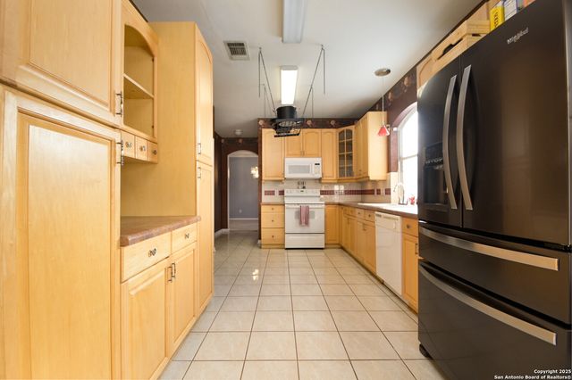 15219 Fall Place Dr., San Antonio, TX 78247