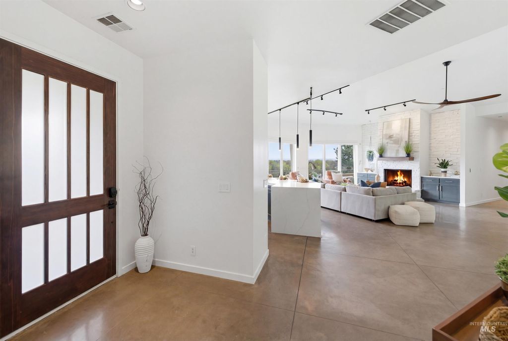 4275 N 36th Street, Boise, ID 83703 photo 2