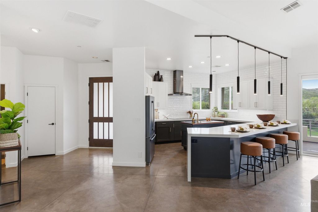 4275 N 36th Street, Boise, ID 83703 photo 3