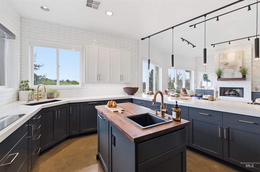 4275 N 36th Street, Boise, ID 83703 photo 6