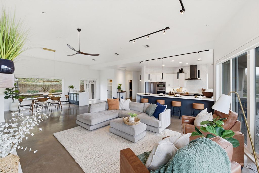 4275 N 36th Street, Boise, ID 83703 photo 9