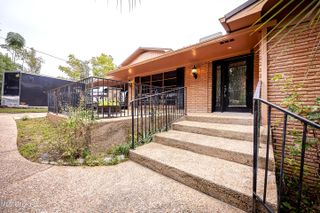 1204 Hillcrest Drive, Ocean Springs, MS 39564