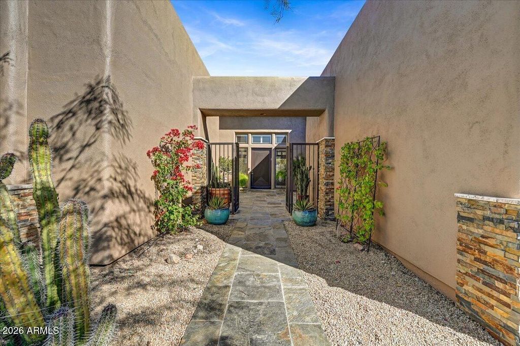 Image 10 of property listing at 28835 N 111TH Street, Scottsdale, AZ 85262