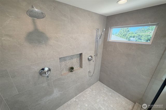 6349 114th Avenue SE, Bellevue, WA 98006