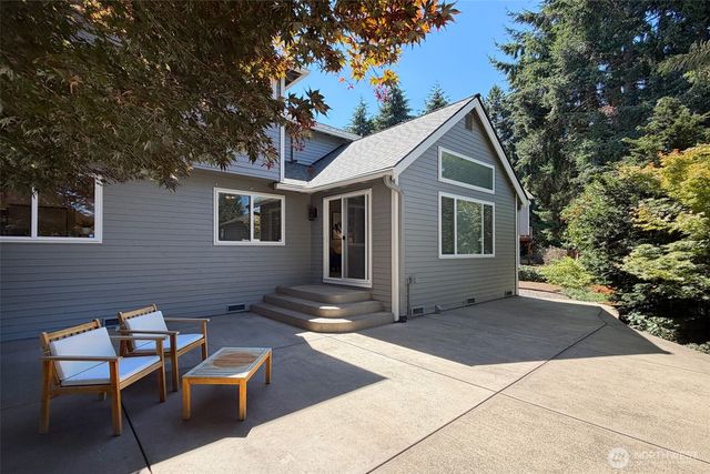 6349 114th Avenue SE, Bellevue, WA 98006