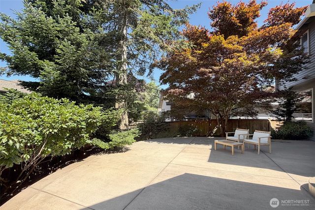 6349 114th Avenue SE, Bellevue, WA 98006