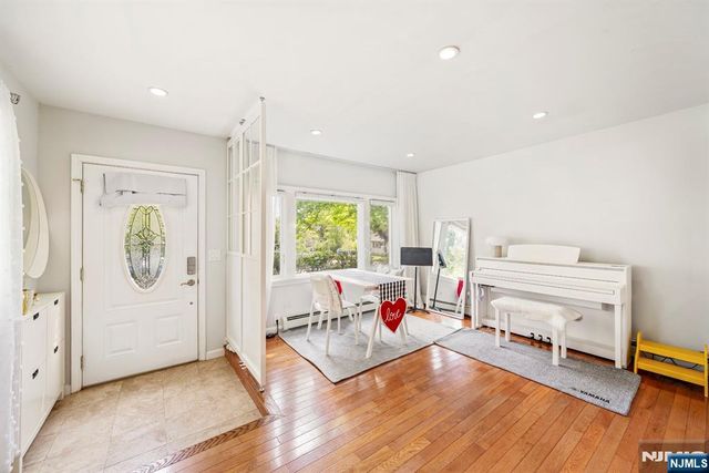 3 Burton Place, Cresskill, NJ 07626