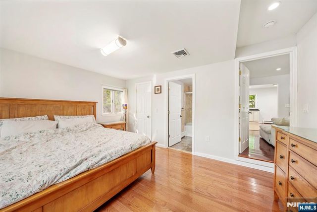 3 Burton Place, Cresskill, NJ 07626