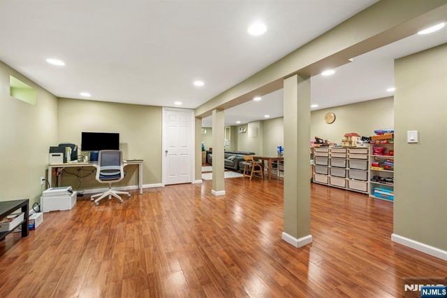 3 Burton Place, Cresskill, NJ 07626