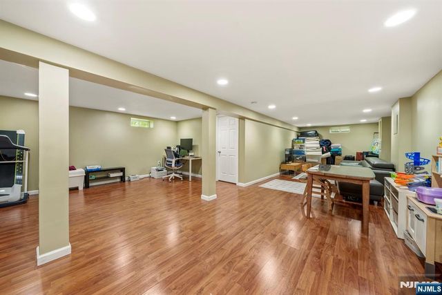 3 Burton Place, Cresskill, NJ 07626