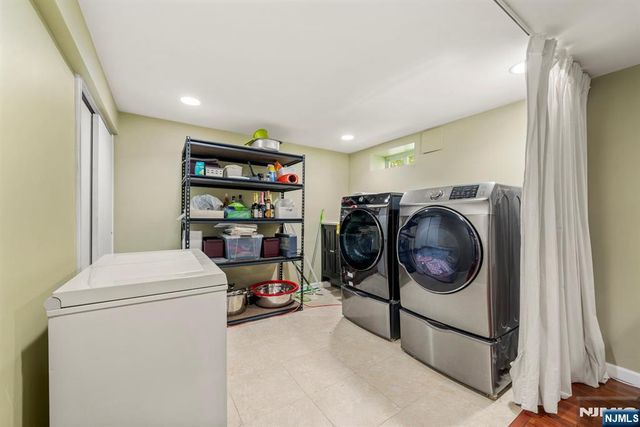 3 Burton Place, Cresskill, NJ 07626