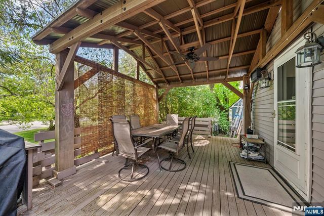 3 Burton Place, Cresskill, NJ 07626