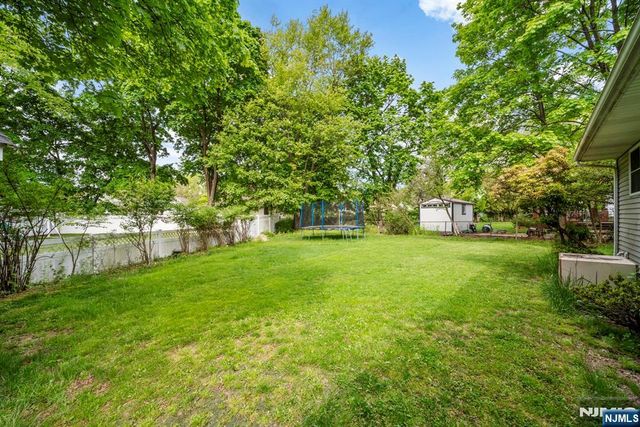 3 Burton Place, Cresskill, NJ 07626