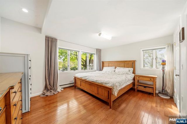 3 Burton Place, Cresskill, NJ 07626