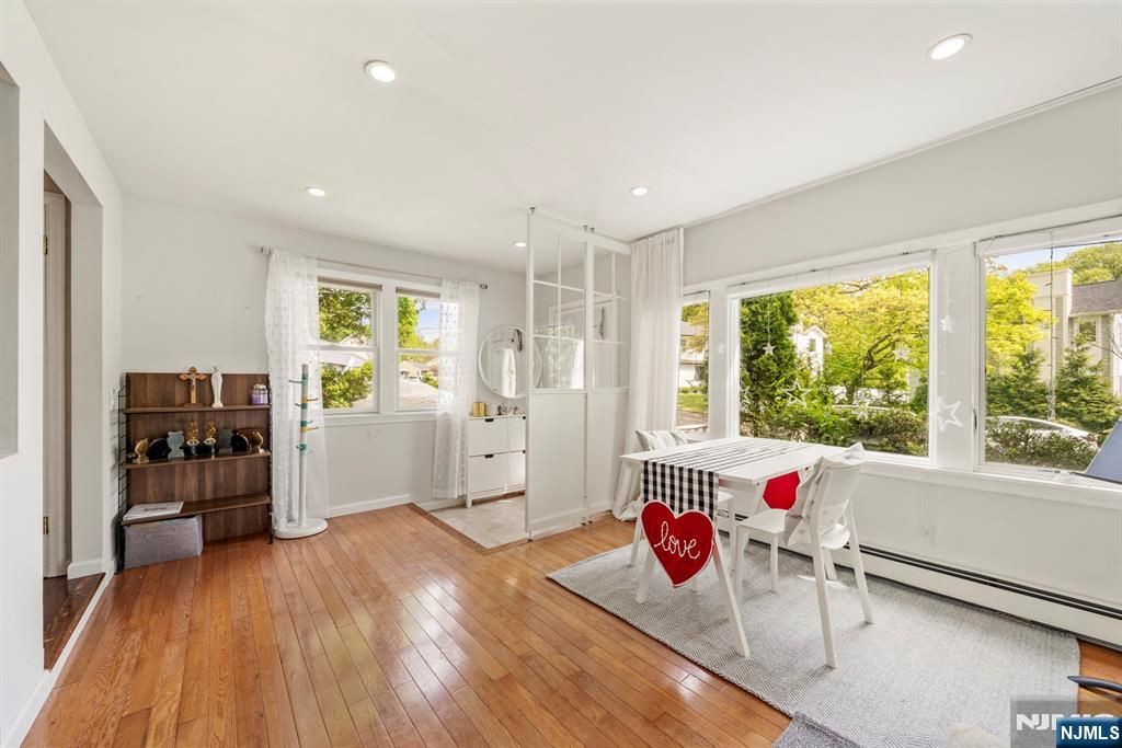 3 Burton Place, Cresskill, NJ 07626