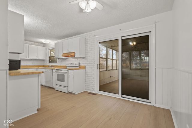 8856 Moll Drive, Fishers, IN 46038