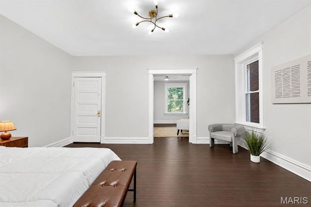 3423 Giles Avenue, St Louis, MO 63116
