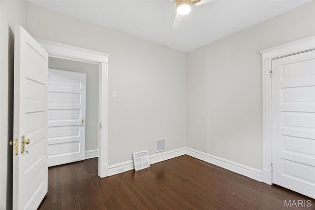3423 Giles Avenue, St Louis, MO 63116