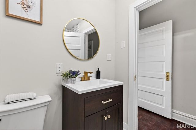 3423 Giles Avenue, St Louis, MO 63116