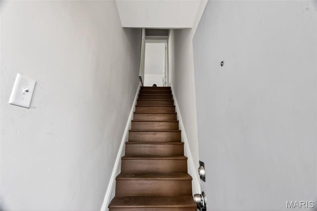 3423 Giles Avenue, St Louis, MO 63116