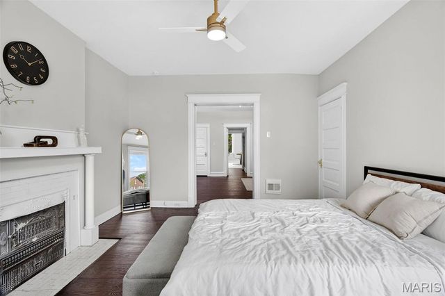 3423 Giles Avenue, St Louis, MO 63116