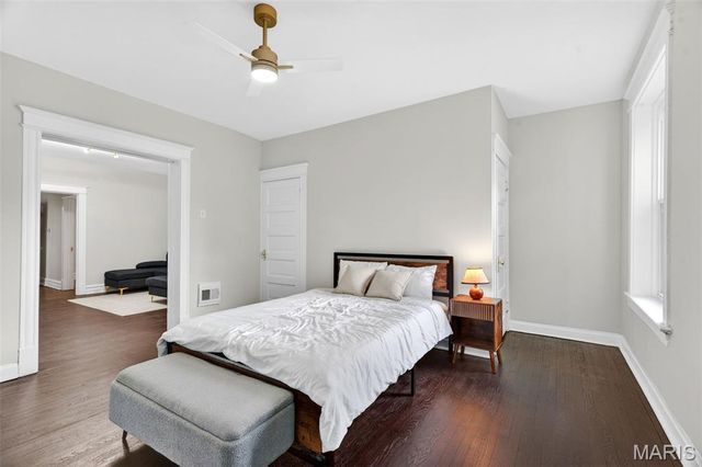 3423 Giles Avenue, St Louis, MO 63116