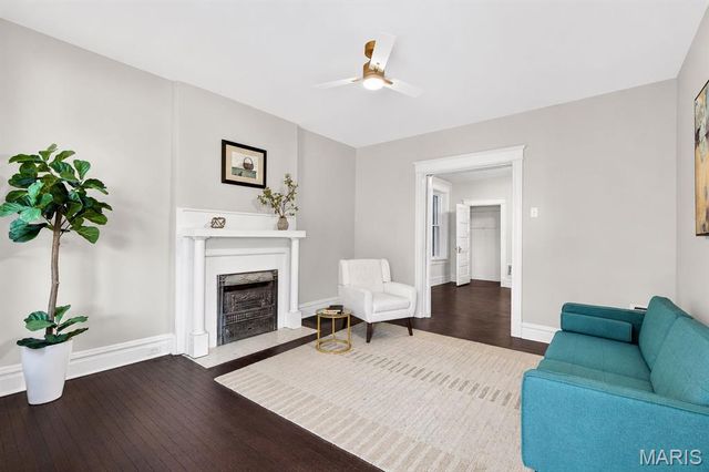 3423 Giles Avenue, St Louis, MO 63116