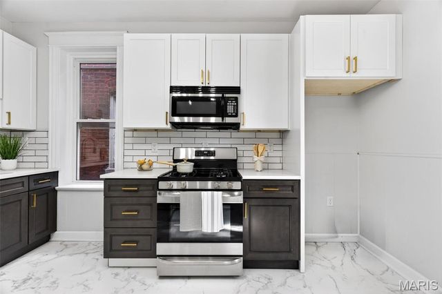 3423 Giles Avenue, St Louis, MO 63116