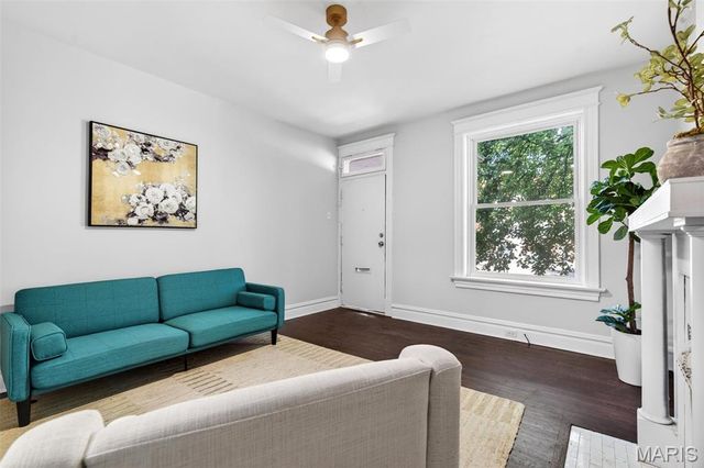 3423 Giles Avenue, St Louis, MO 63116