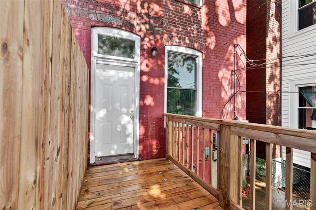 3423 Giles Avenue, St Louis, MO 63116