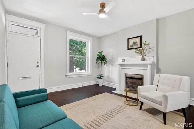 3423 Giles Avenue, St Louis, MO 63116