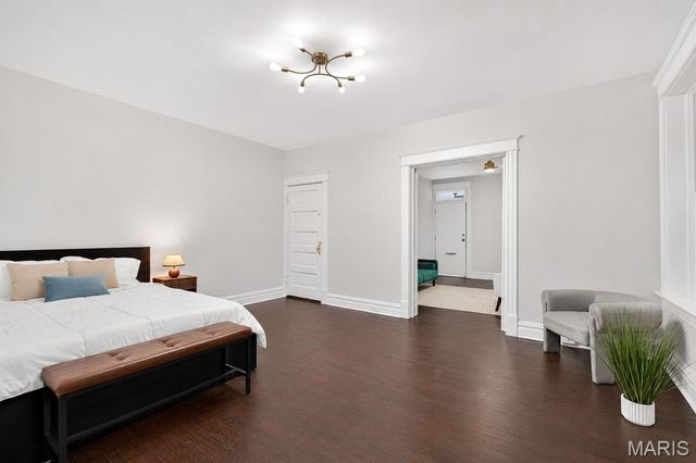 3423 Giles Avenue, St Louis, MO 63116