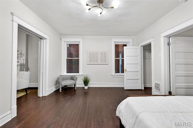 3423 Giles Avenue, St Louis, MO 63116