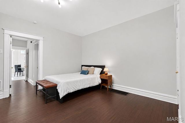 3423 Giles Avenue, St Louis, MO 63116