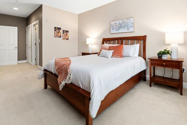 248 Albion Street 215, Wakefield, MA 01880