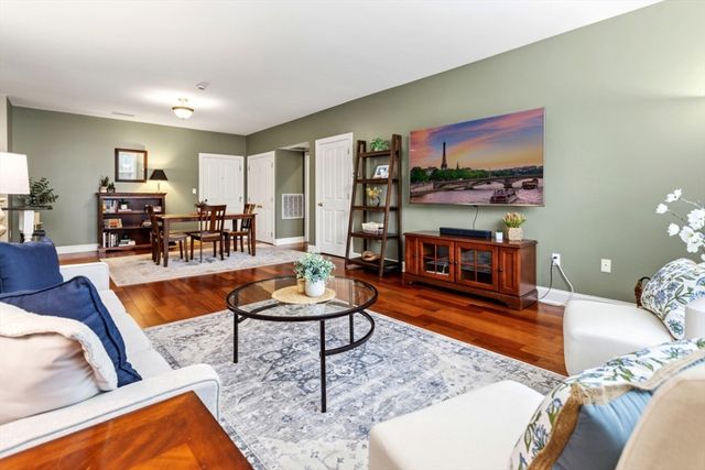 248 Albion Street 215, Wakefield, MA 01880