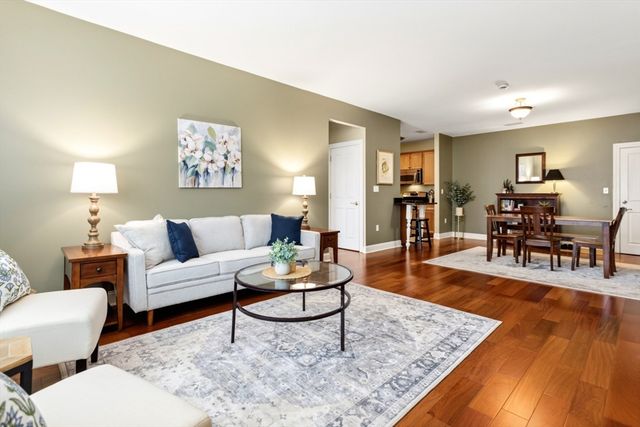 248 Albion Street 215, Wakefield, MA 01880