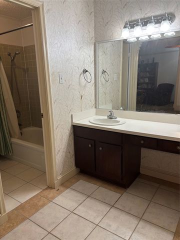 3817 Wedgworth Road S, Fort Worth, TX 76133