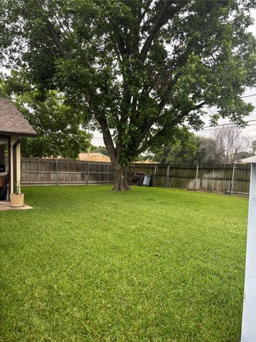 3817 Wedgworth Road S, Fort Worth, TX 76133