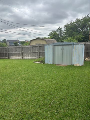 3817 Wedgworth Road S, Fort Worth, TX 76133