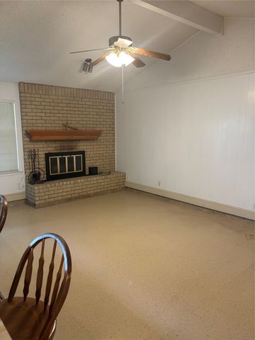 3817 Wedgworth Road S, Fort Worth, TX 76133