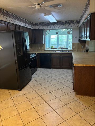 3817 Wedgworth Road S, Fort Worth, TX 76133